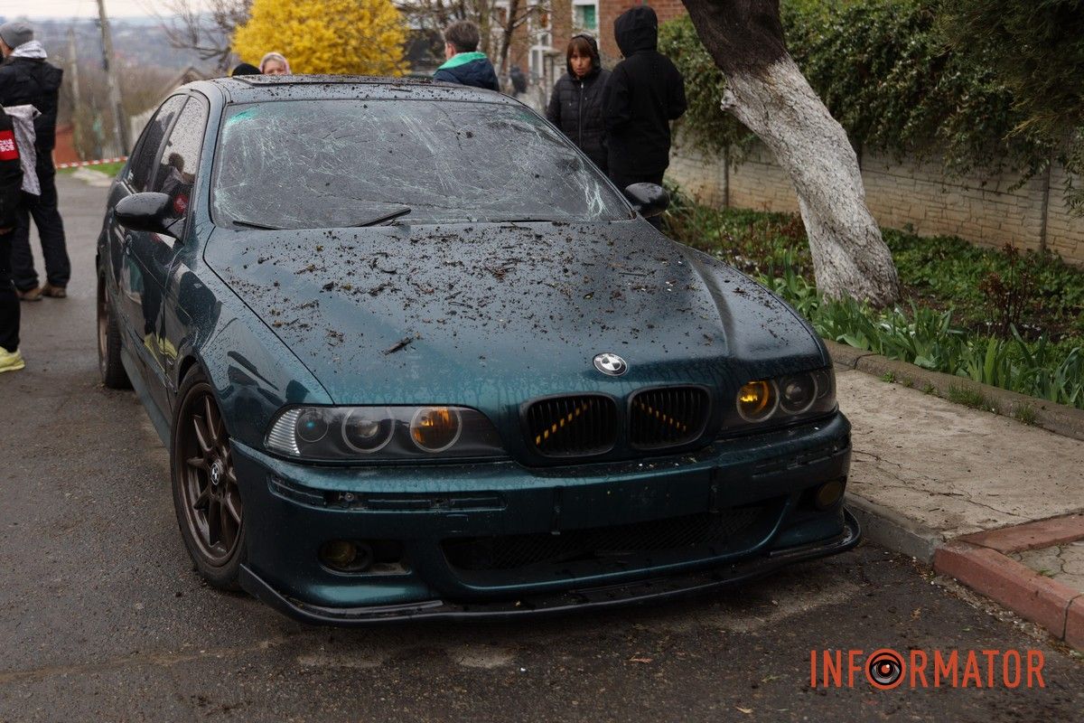 Вибиті вікна, руїна та знищені автомобілі: як виглядають місця ударів рф «Шахедами» по Дніпру 25