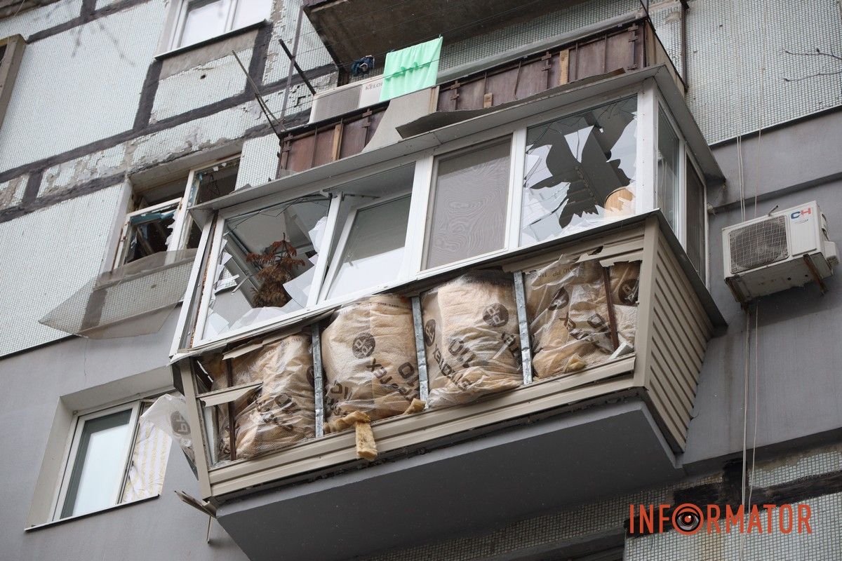 Вибиті вікна, руїна та знищені автомобілі: як виглядають місця ударів рф «Шахедами» по Дніпру 43