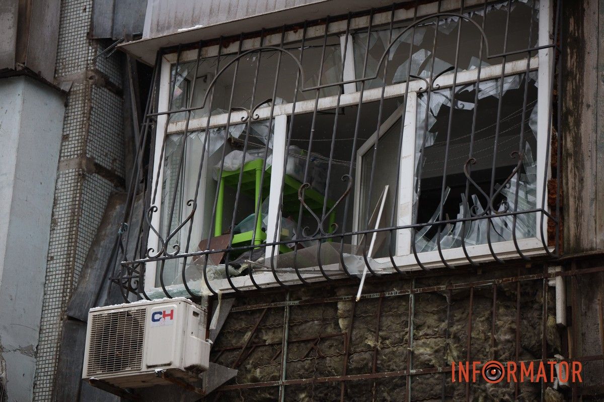 Вибиті вікна, руїна та знищені автомобілі: як виглядають місця ударів рф «Шахедами» по Дніпру 42