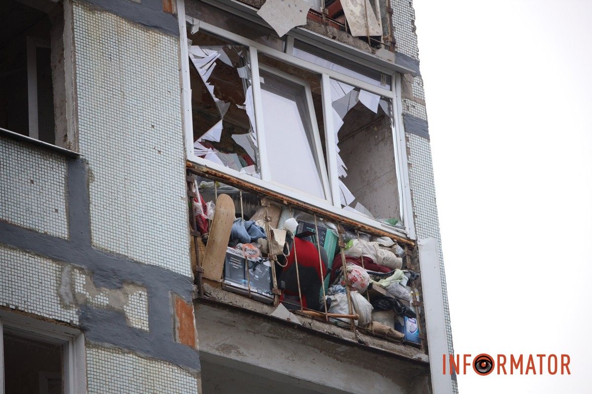 Вибиті вікна, руїна та знищені автомобілі: як виглядають місця ударів рф «Шахедами» по Дніпру 33