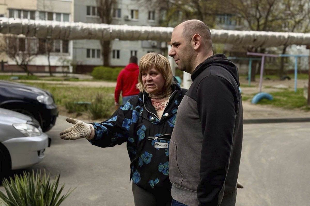 Під час них містяни приводили до ладу території будинків Під час них містяни приводили до ладу території будинків