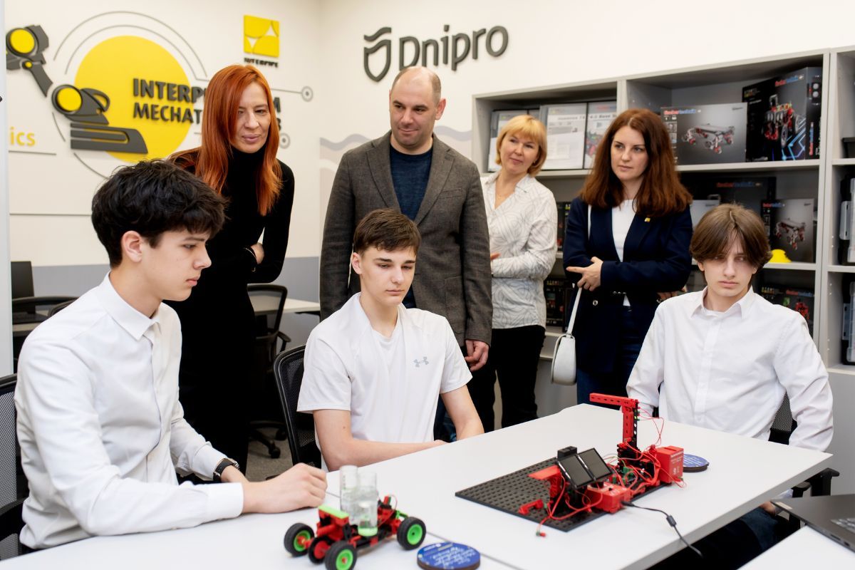 Нова технічна лабораторія в ліцеї №134 на ж/м Ломівський прийняла перших учнів