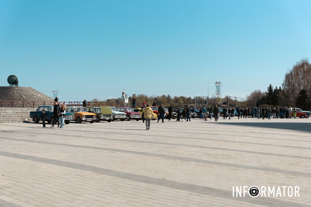 У суботу, 12 квітня, у Дніпрі відбувся яскравий ретро-захід