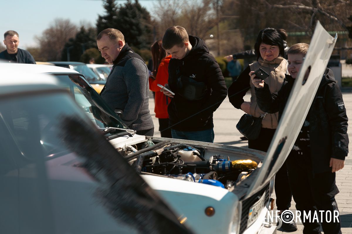 Ретро-авто на Фестивальному причалі