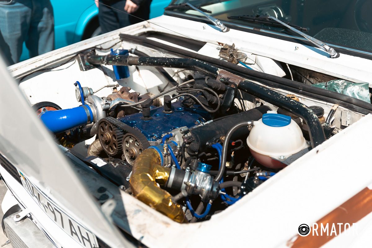 Ретро-дизайн і блиск хрому