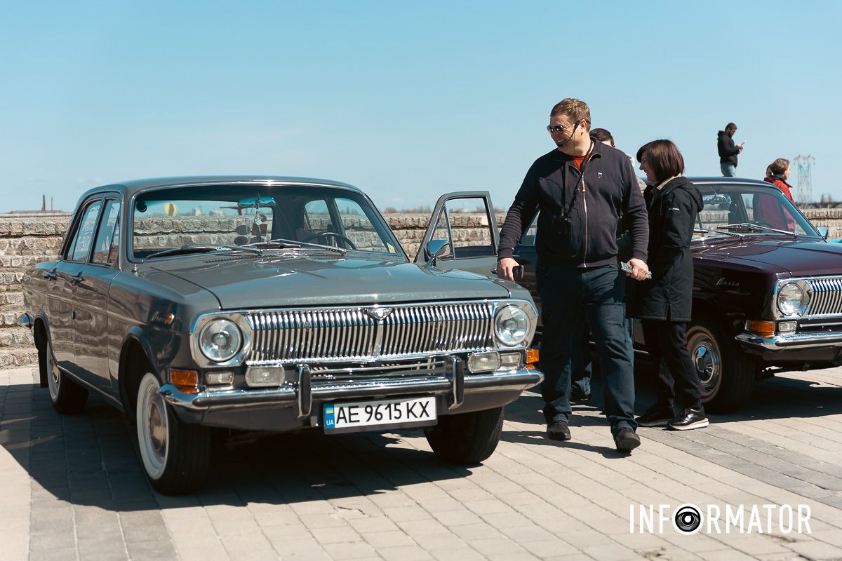 Учасники готуються до автопробігу