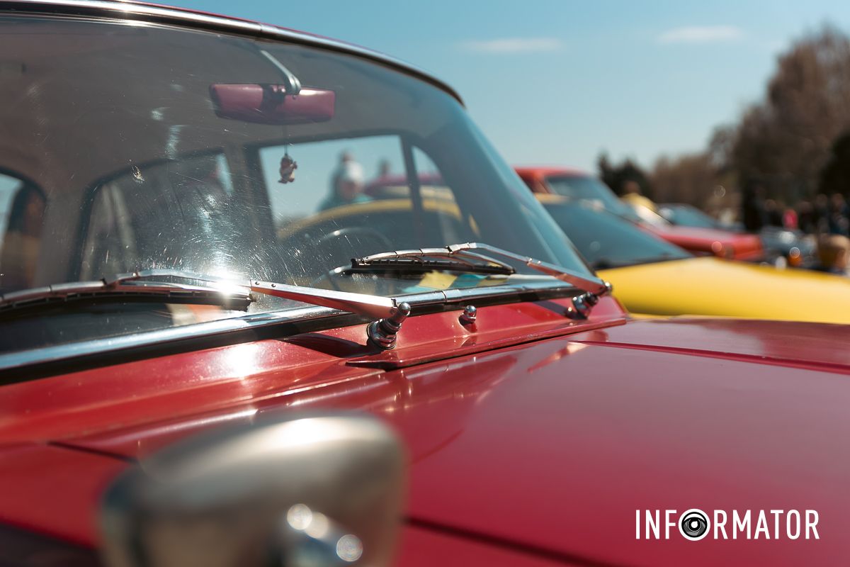 Легендарні моделі в центрі міста