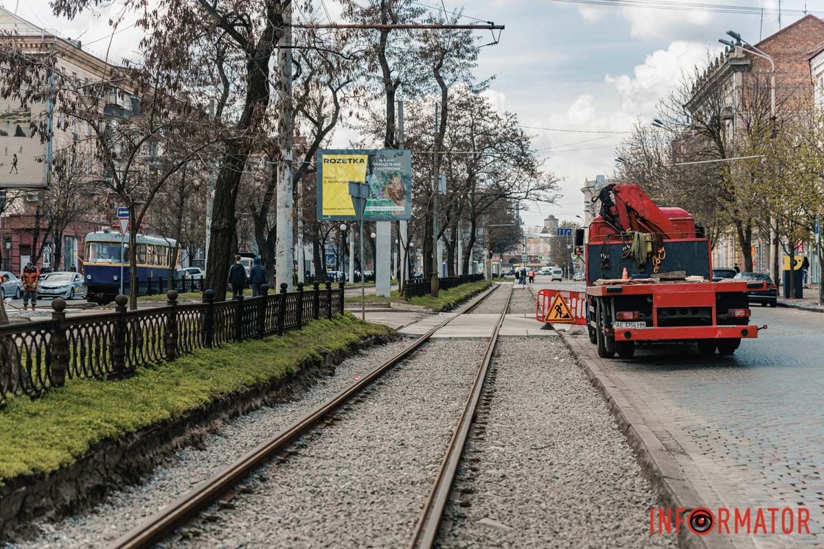 До 17:00 призупинили рух трамваїв №1 по проспекту Яворницького від вулиці Пастера до вулиці Короленка в напрямку Університету науки і технологій  До 17:00 призупинили рух трамваїв №1 по проспекту Яворницького від вулиці Пастера до вулиці Короленка в напрямку Університету науки і технологій