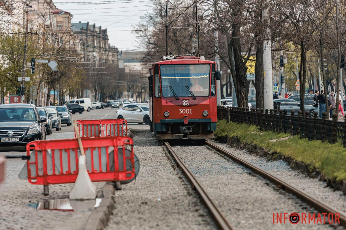 Перекрили поворот ліворуч з Яворницького на Чапленка та поворот ліворуч з Чапленка на Яворницького) Перекрили поворот ліворуч з Яворницького на Чапленка та поворот ліворуч з Чапленка на Яворницького)