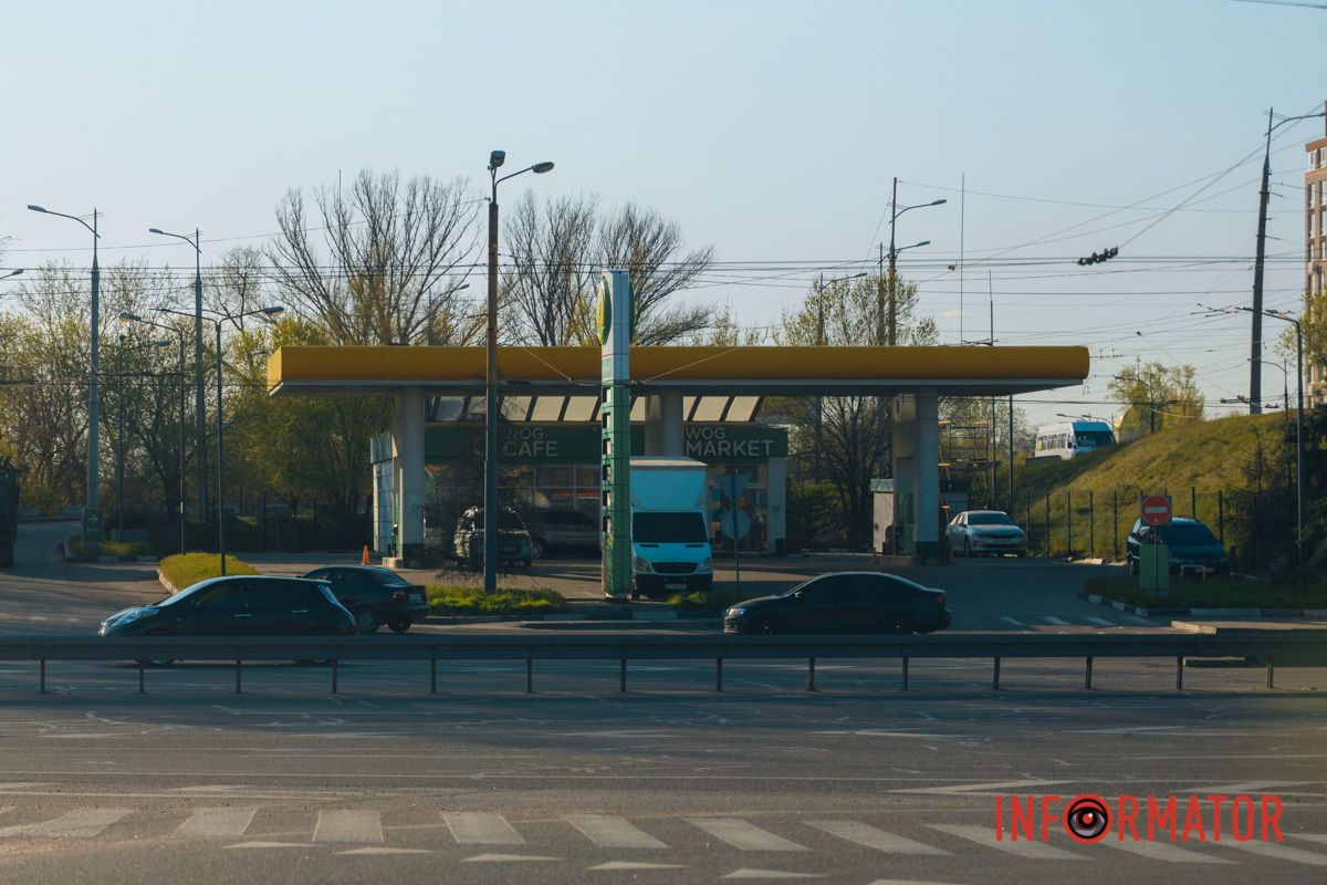 Без пального, але з хот-догами: на декількох заправках WOG у Дніпрі зникло пальне 4