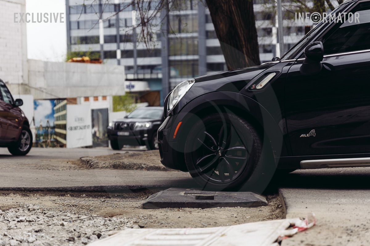 Отсутствие дороги создает неудобства на дороге Отсутствие дороги создает неудобства на дороге