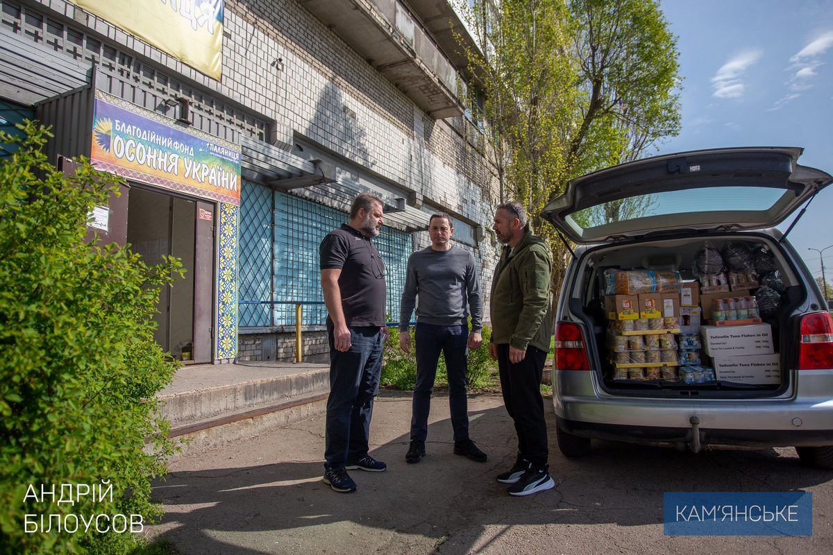 "Разом працюємо заради спільної мети — Перемоги України", - Білоусов У Кам’янському передали авто командиру відділення безпілотних систем 5