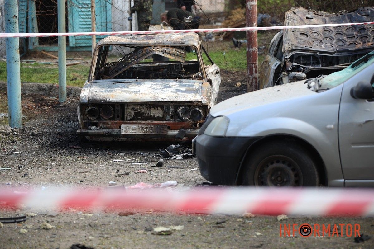 Згорілі автомобілі, понівечені будівлі та вибите скло: що відбувається на місцях «прильотів» у Дніпрі 29