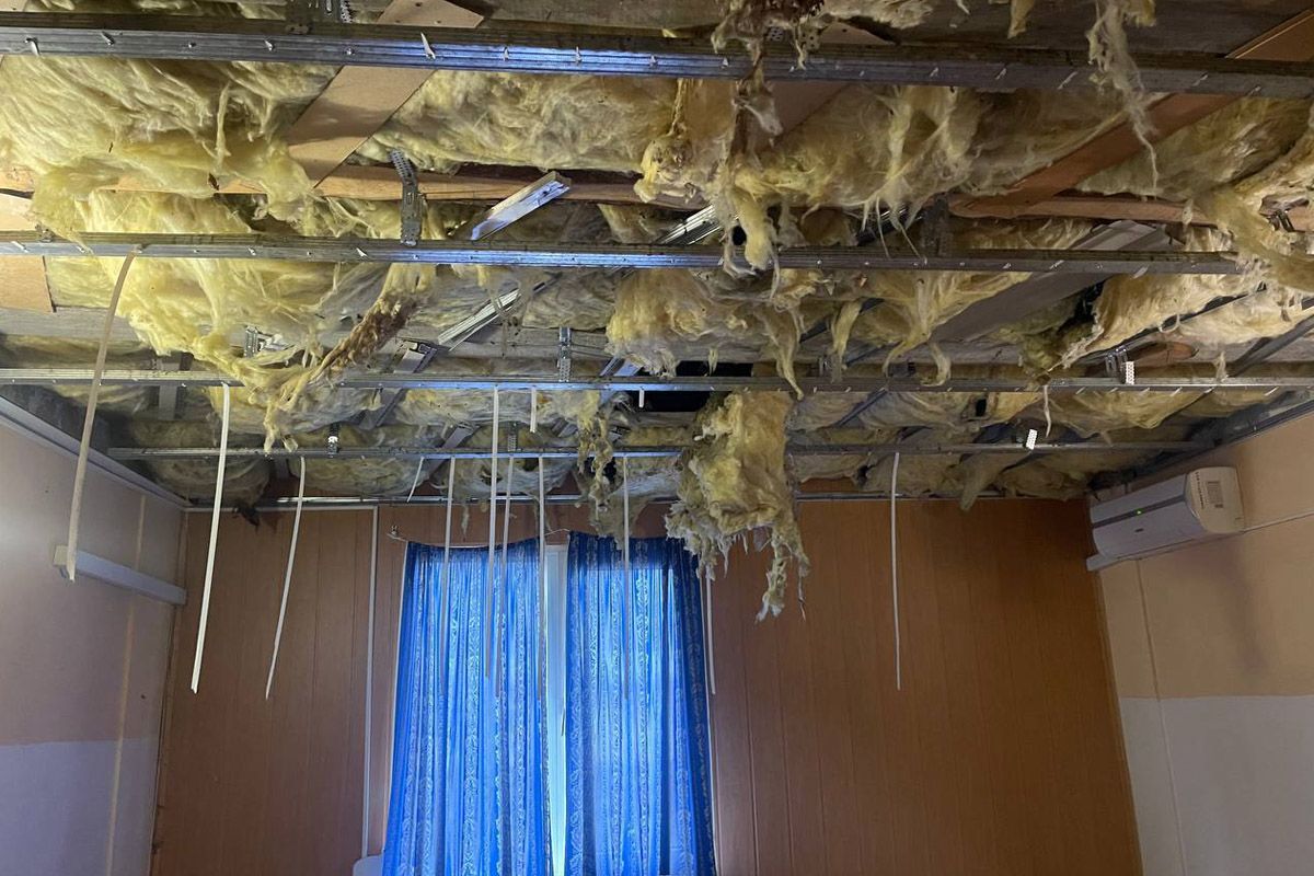 Під час атаки також руйнувань зазнали три школи, 1 дитячий садок та спортивний комплекс