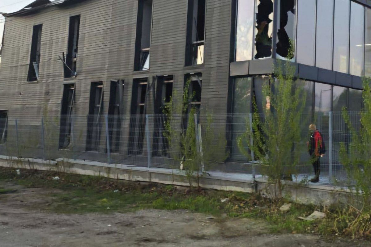 Пошкоджений спорткомплекс у Дніпрі