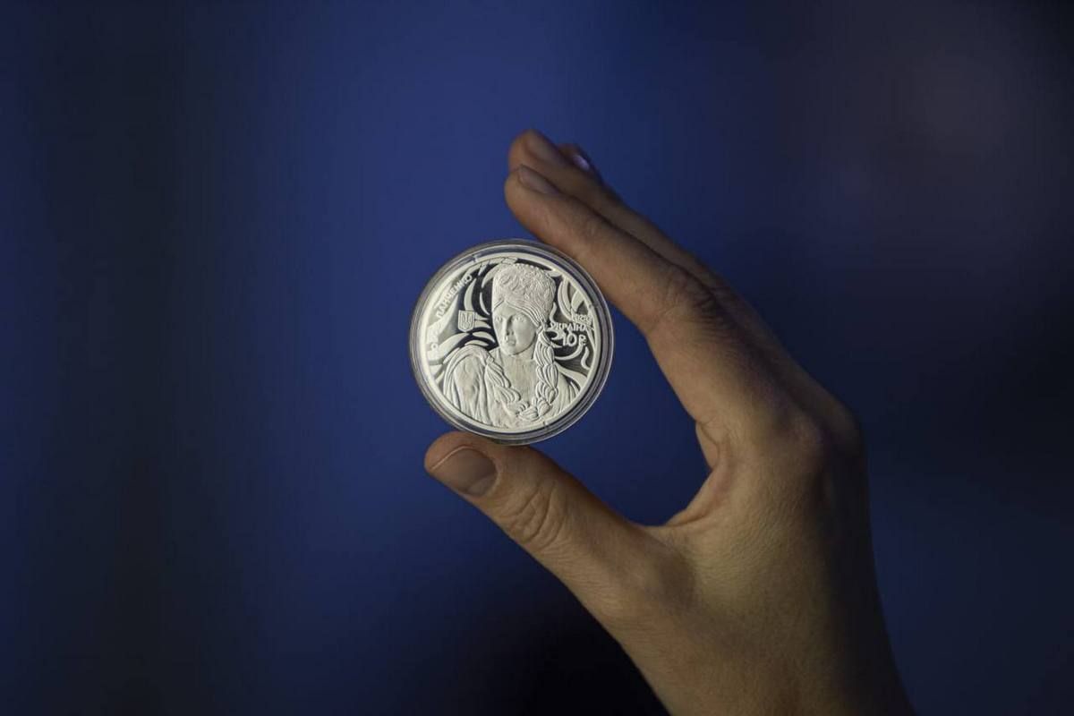 Тираж — до 10 тисяч у футлярі Тираж — до 10 тисяч у футлярі