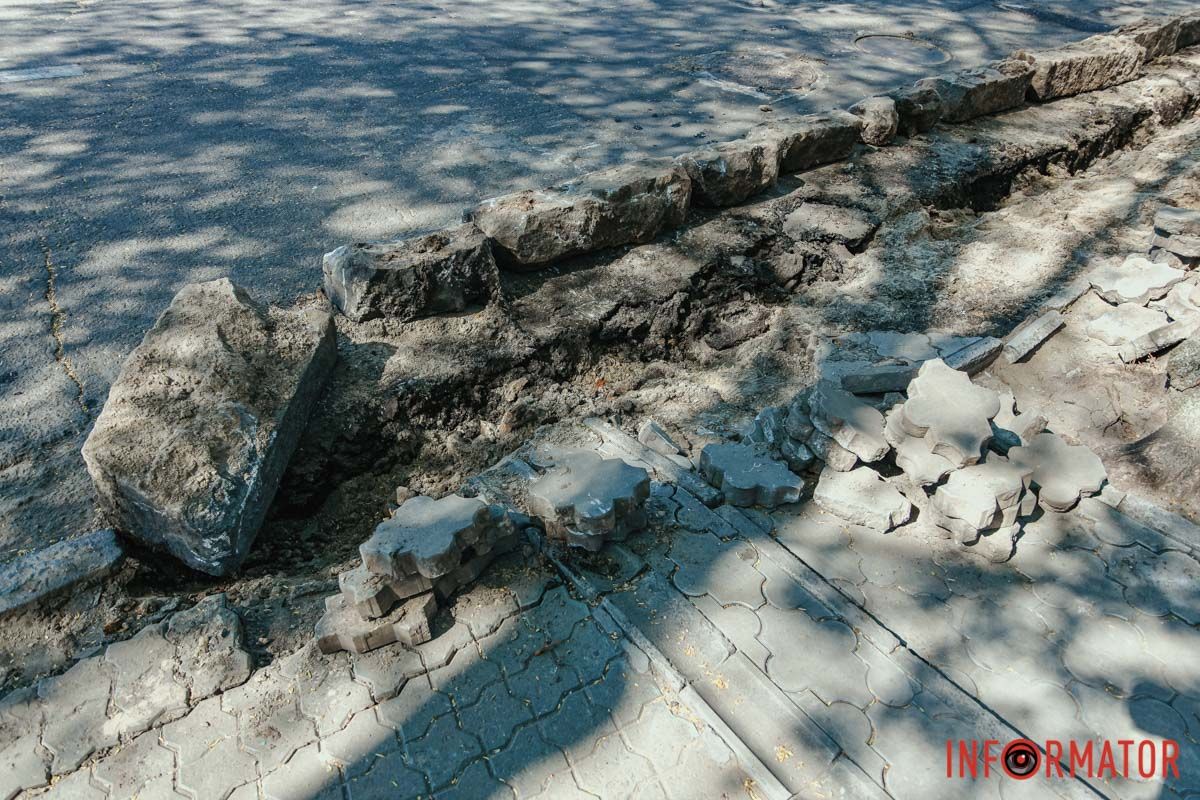 У Дніпрі майже на два місяці перекрили проїзд по вулиці Воскресенській