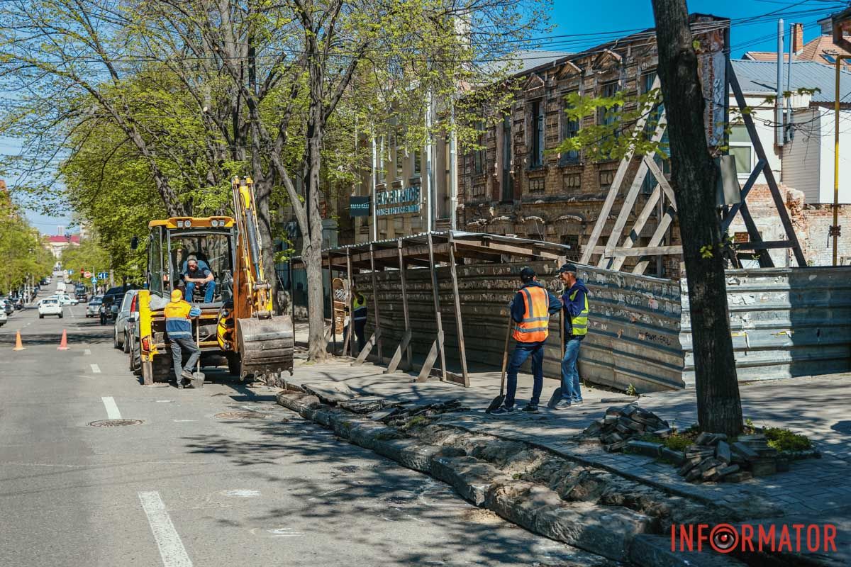 Фахівці працюють