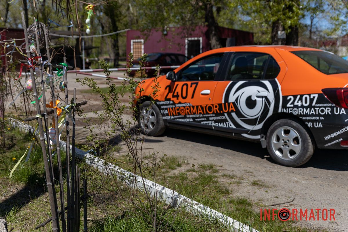 У порівнянні з іншими інсталяціями виглядає бідно