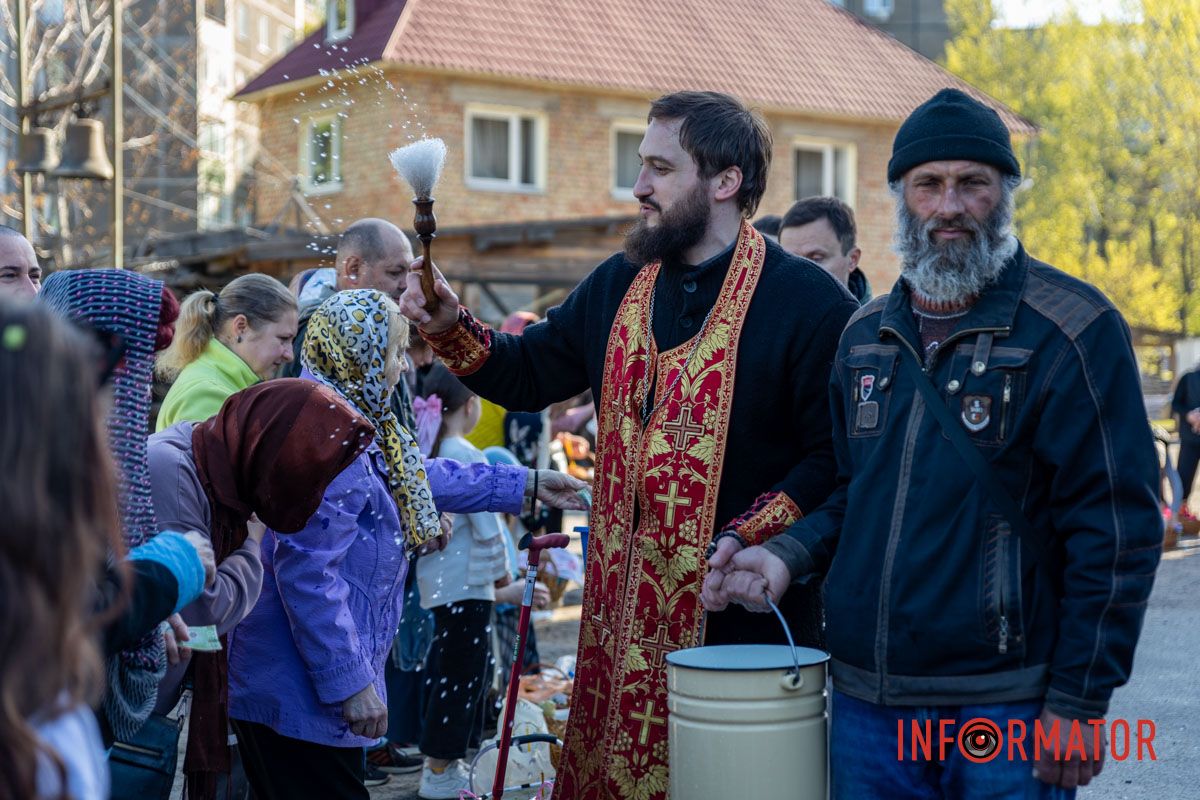 Святкові обряди попри війну: як Дніпро зустрічає Великдень 8
