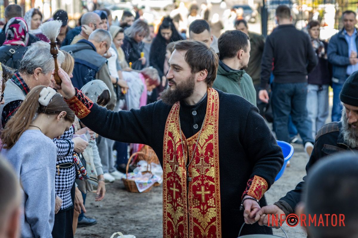 Святкові обряди попри війну: як Дніпро зустрічає Великдень 13