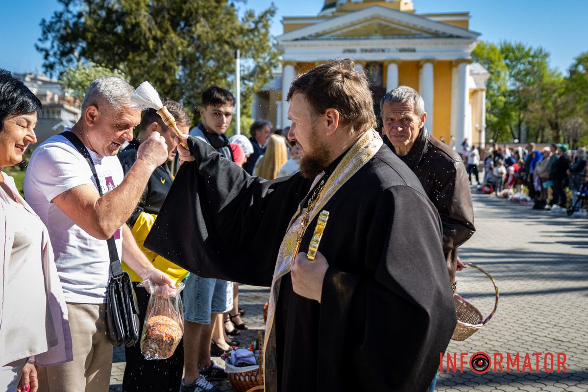 Святкові обряди попри війну: як Дніпро зустрічає Великдень 29