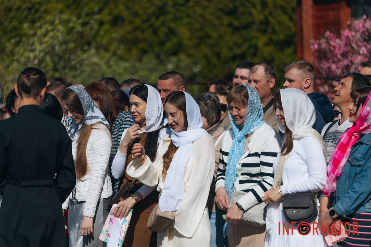Служба, яка наповнює зсередини