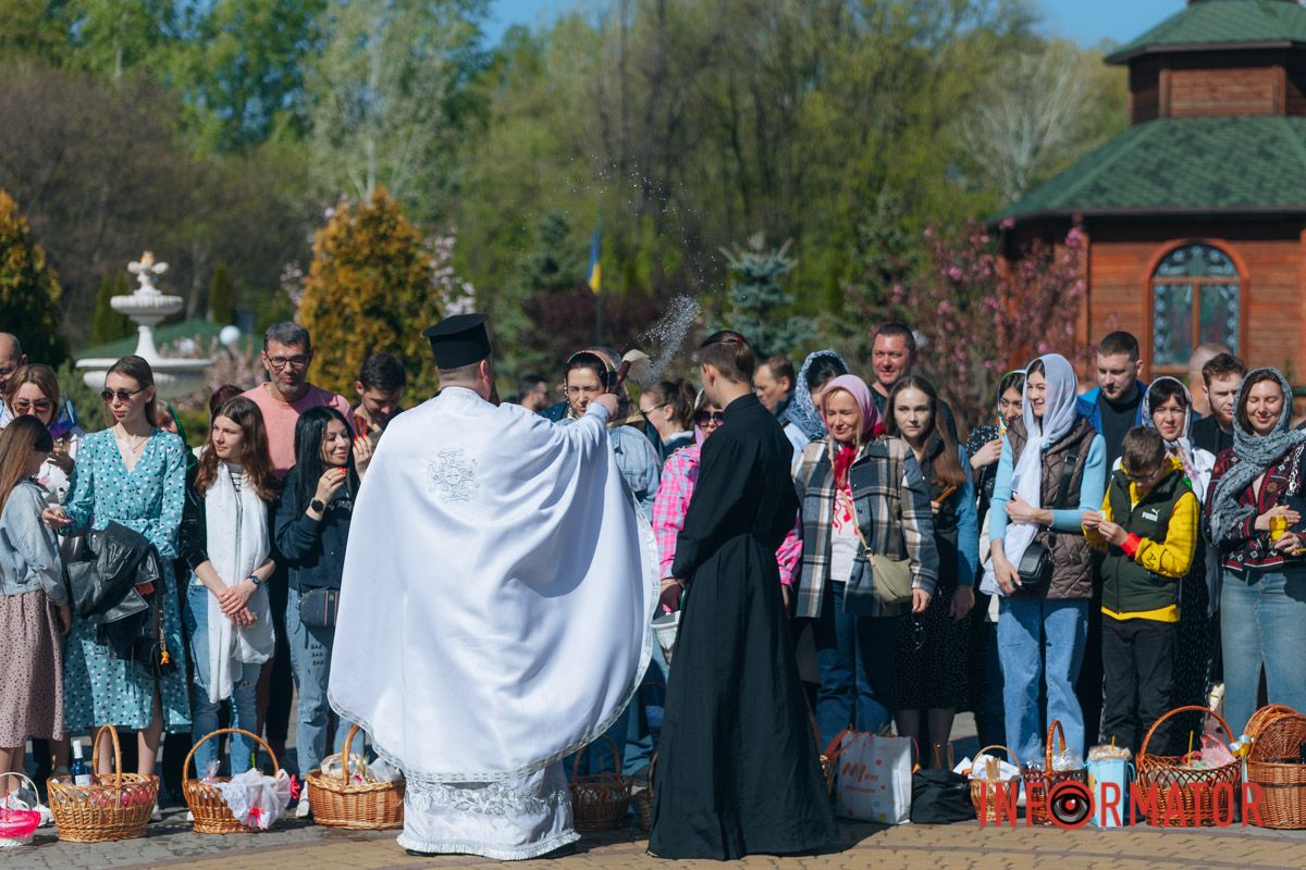 Святкові обряди попри війну: як Дніпро зустрічає Великдень 74