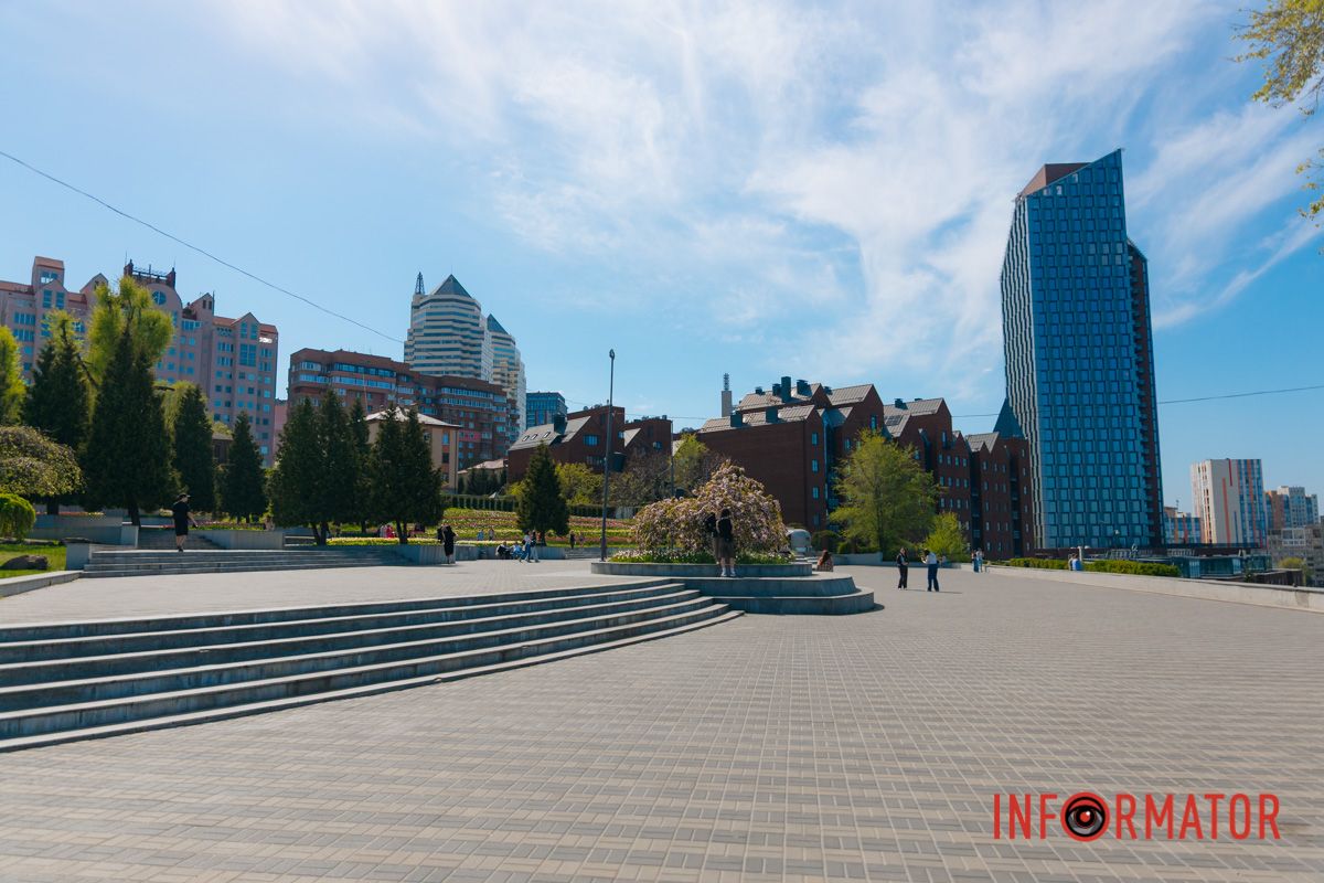 Тюльпаны vs сакуры