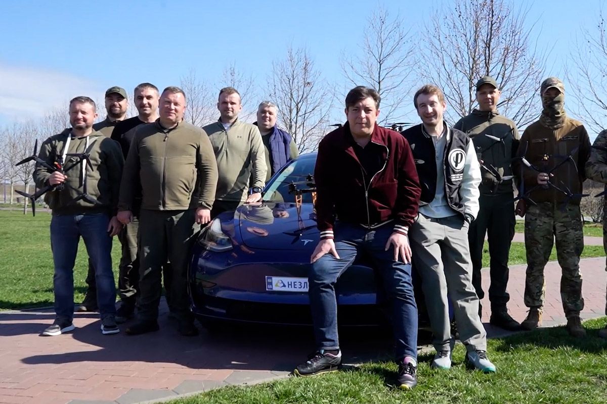 Бампер і Сус допомагають зібрати 10 мільйонів на FPV-дрони Бампер і Сус допомагають зібрати 10 мільйонів на FPV-дрони