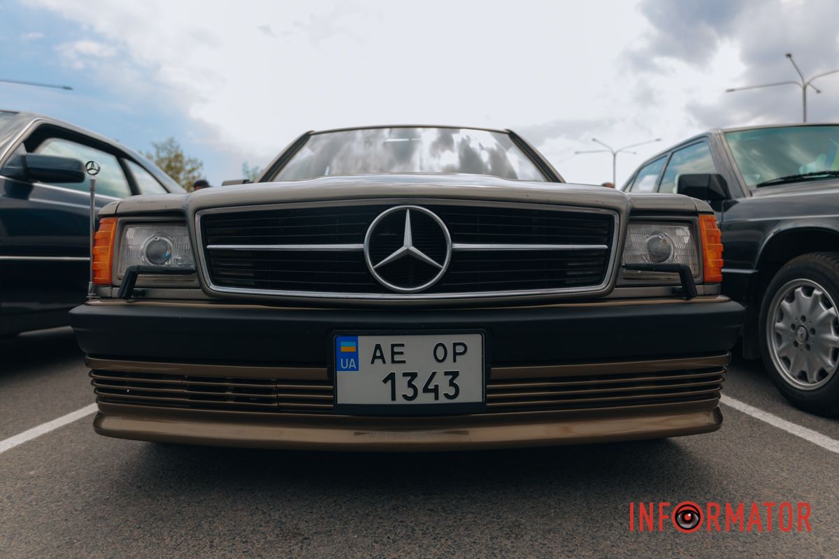 Были представлены автомобили разных марок.