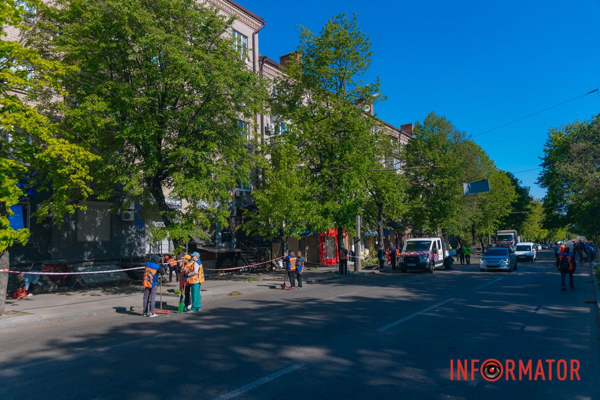 Понівечені магазини та вибиті вікна: фото з місця атаки російських БпЛА у Дніпрі 29