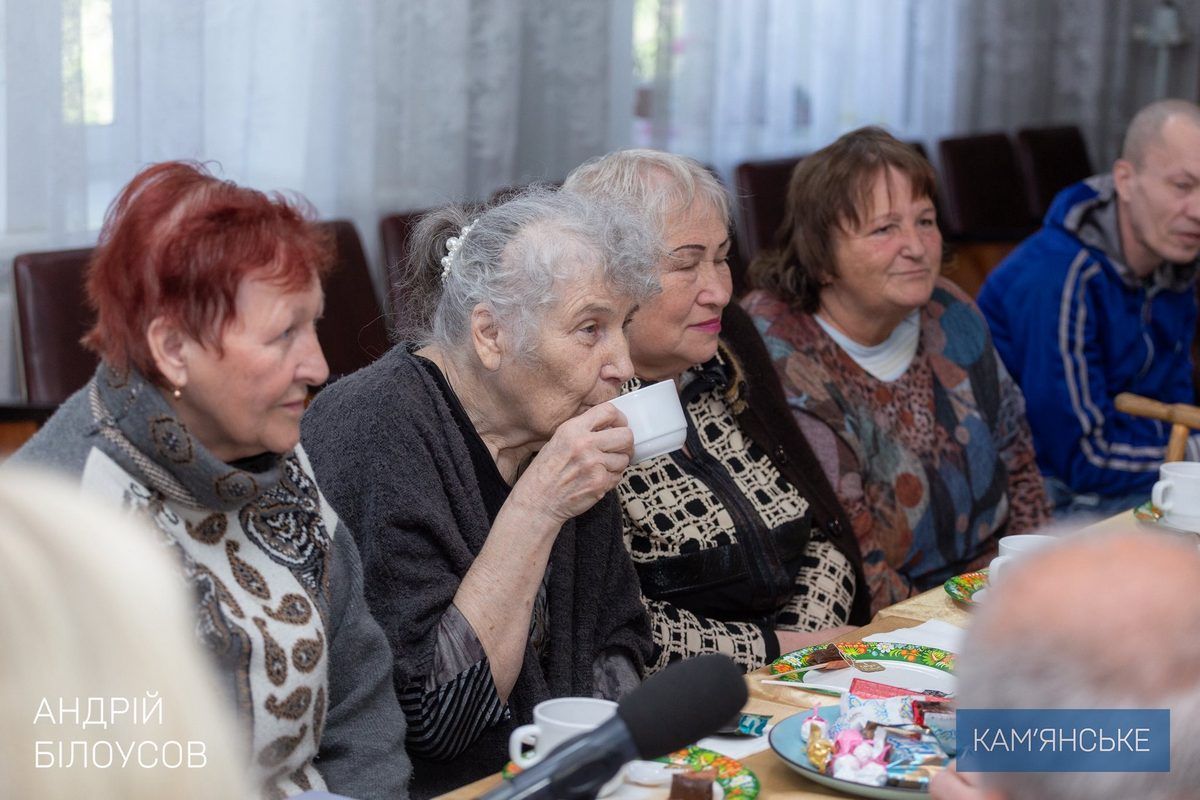 Мэр Каменского посетил переселенцев, проживающих в городском Центре предоставления социальных услуг 4