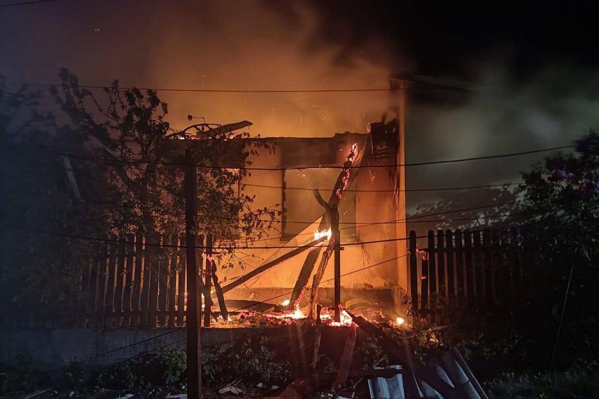 Враг атаковал Днепр "Шахедами", больше всего разрушений в частном секторе Враг атаковал Днепр "Шахедами", больше всего разрушений в частном секторе