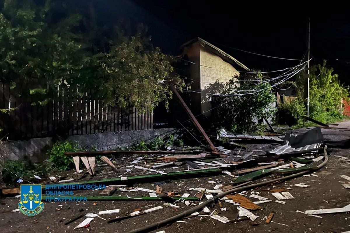 Масована атака «Шахедів» на Дніпро: у ДСНС та поліції показали фото з місць ударів 8