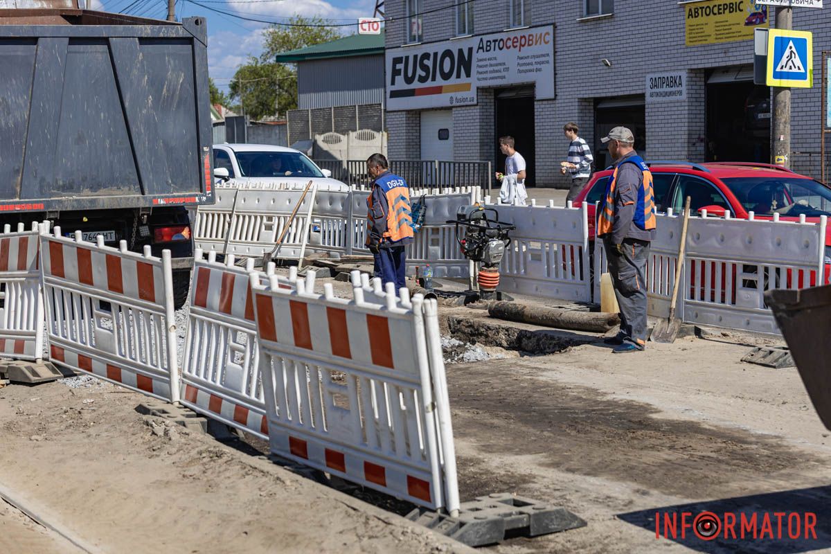 Аби дорога не руйнувалася далі, почали проводити ремонтні роботи Аби дорога не руйнувалася далі, почали проводити ремонтні роботи