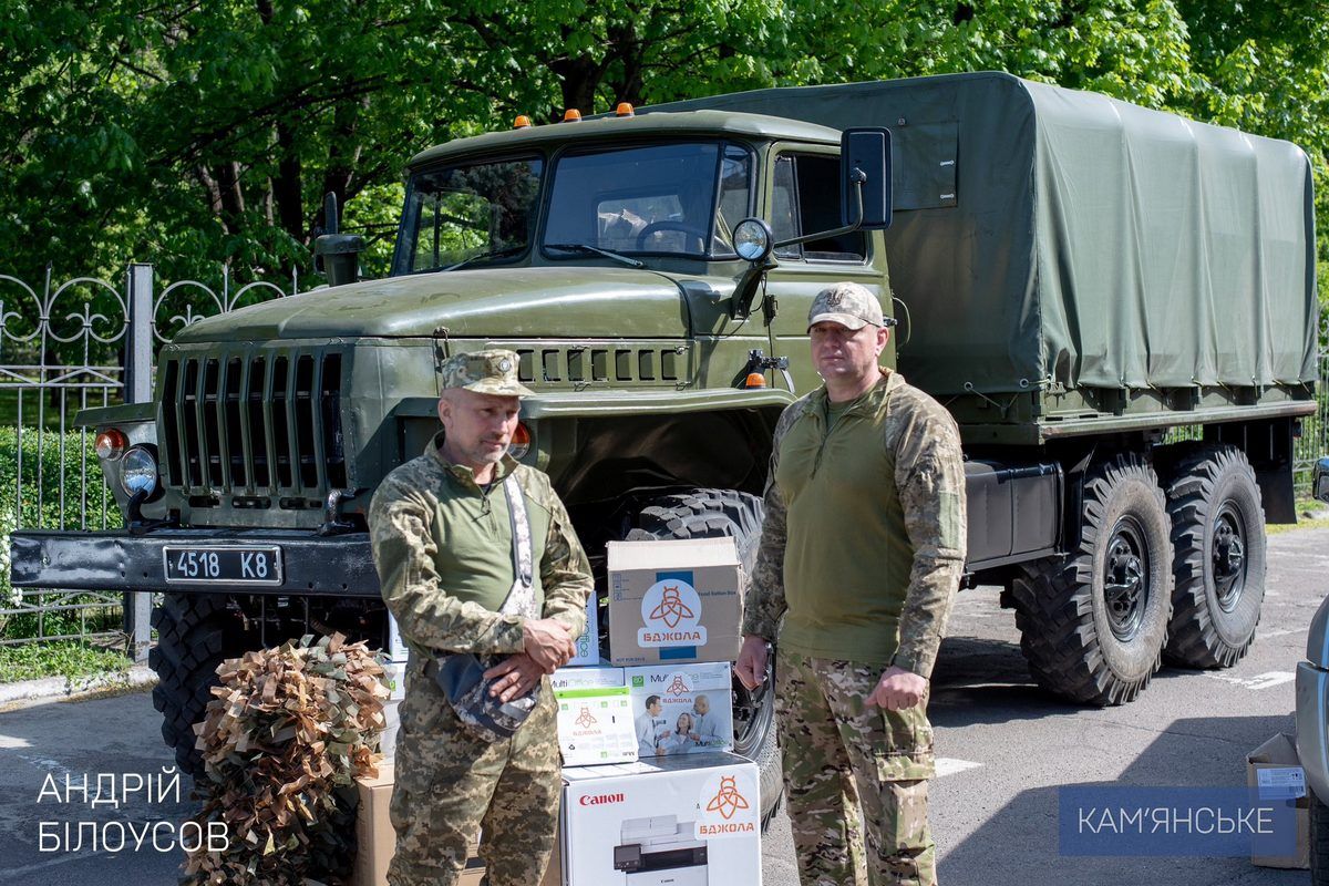 У Кам’янському передали чергову партію допомоги військовим Допомогу отримали шість військових частин, де несуть службу воїни з Кам’янського 1