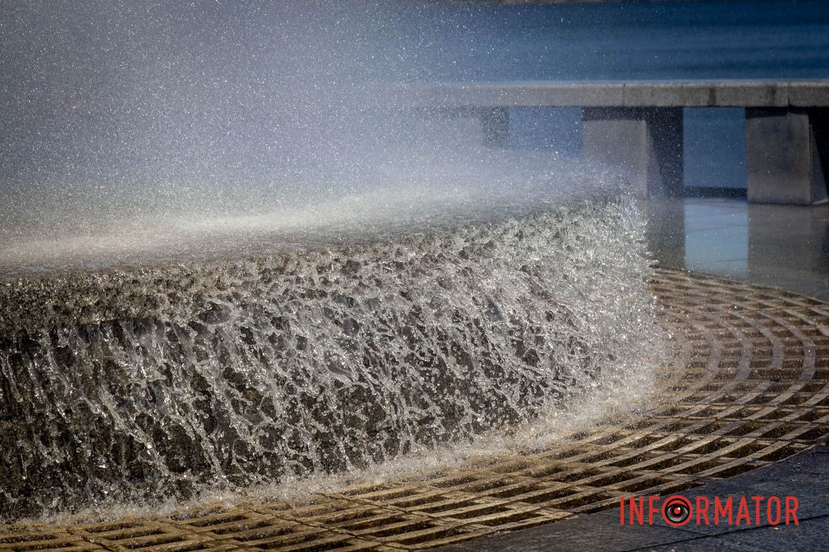 В центре города фонтан уже работает