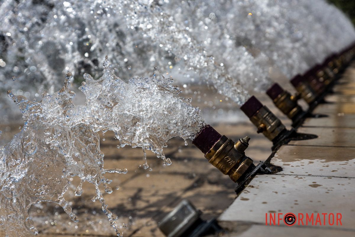 Дождя нет, а вода есть.