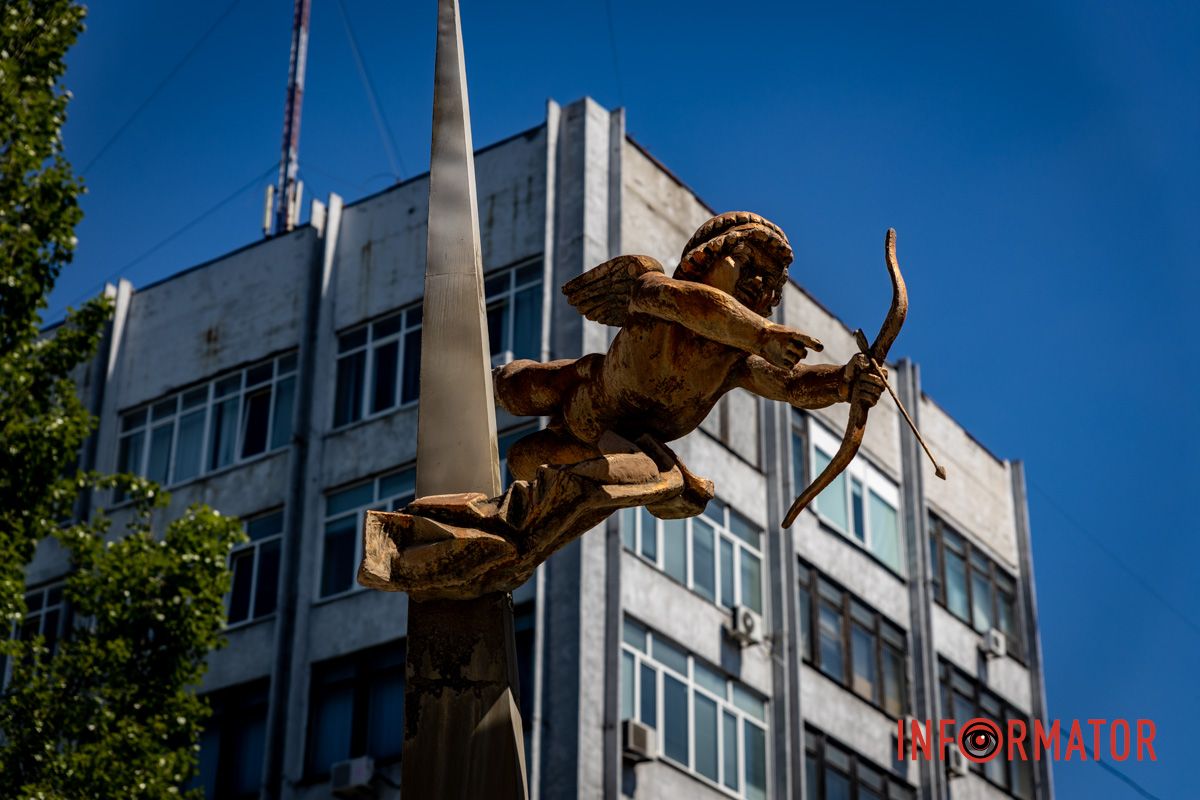 Они сообщили, что работают над устранением проблем с запуском этого фонтана.