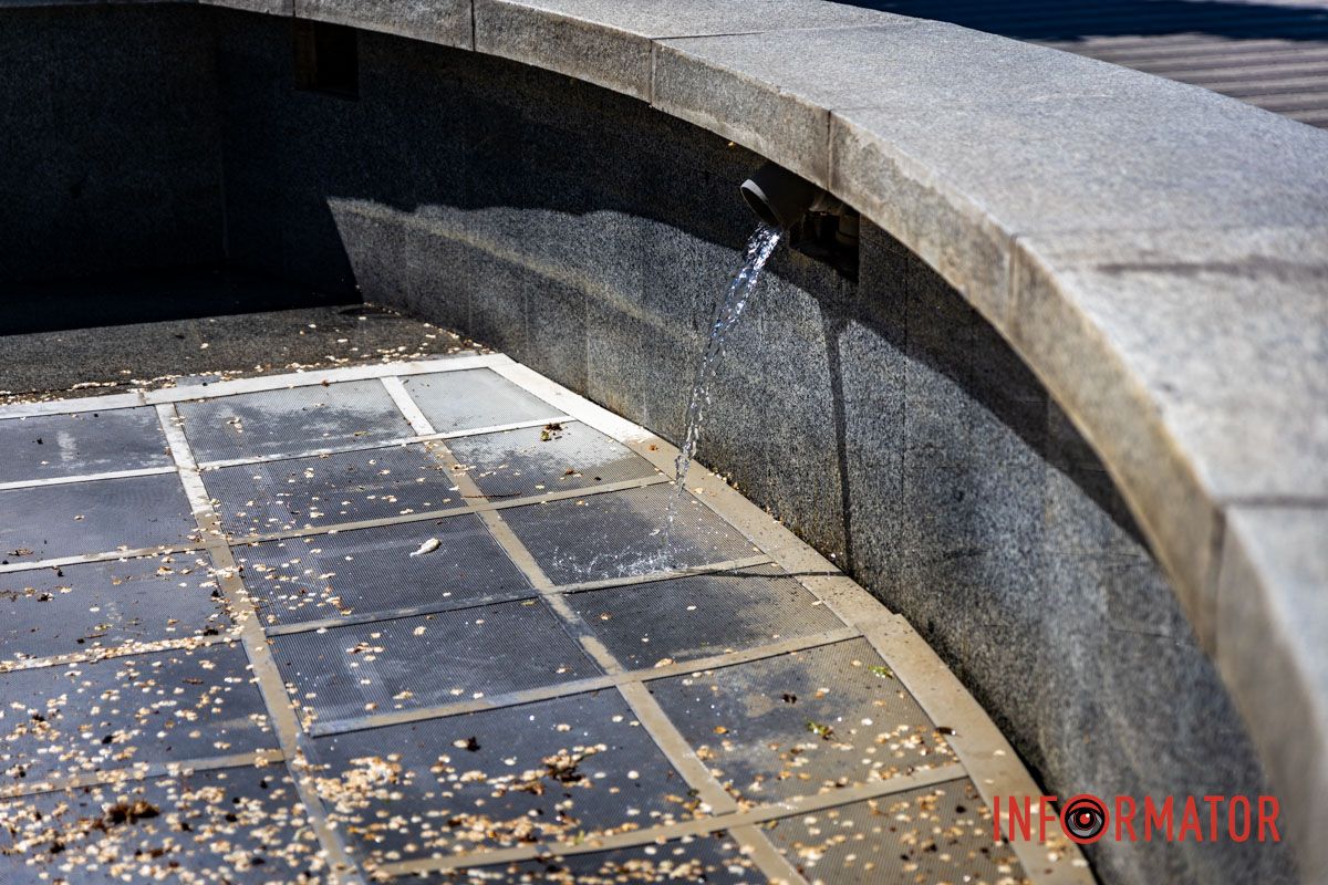 Запустили не все: какие фонтаны заработали в Днепре 1 мая 99