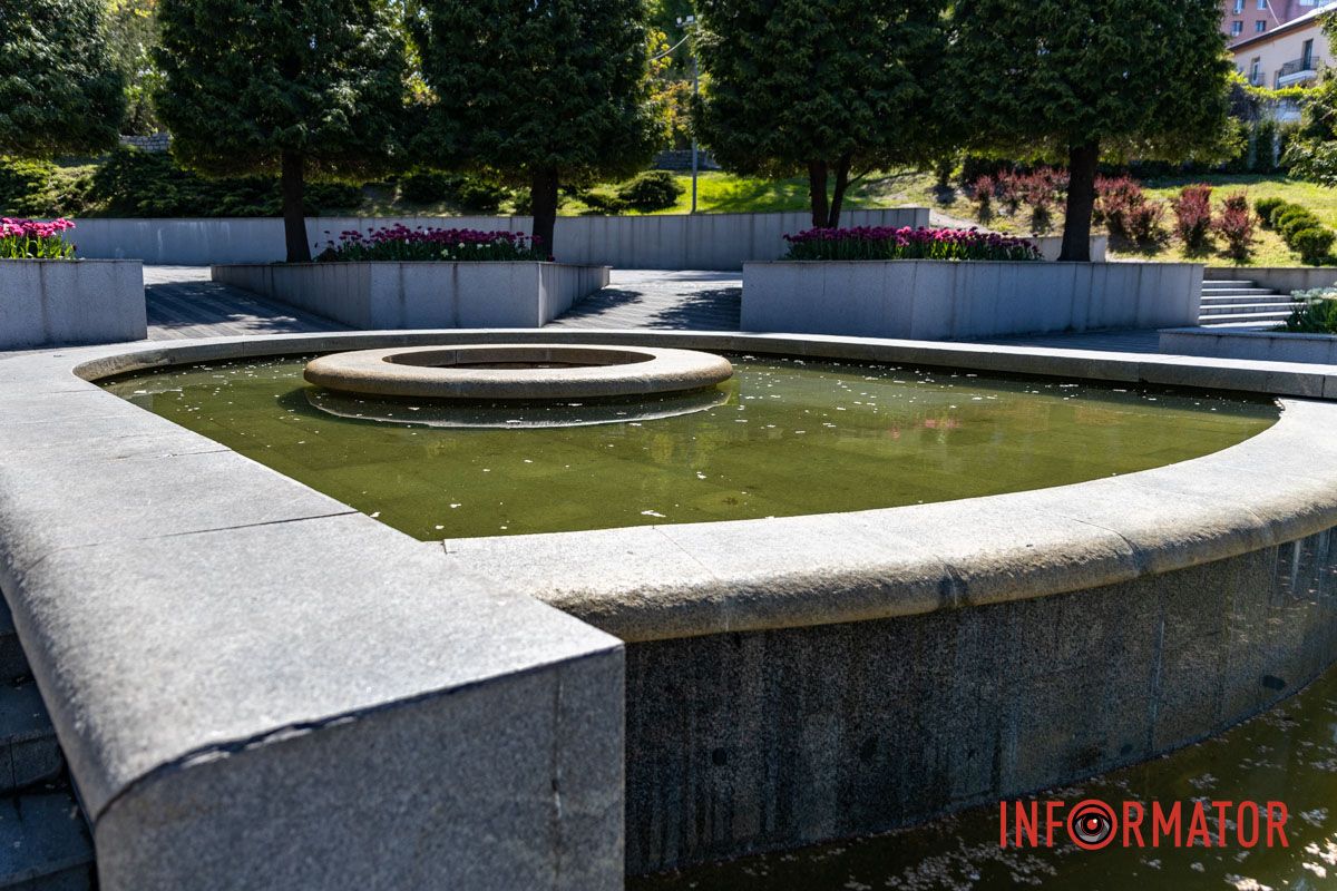 Запустили не все: какие фонтаны заработали в Днепре 1 мая 100