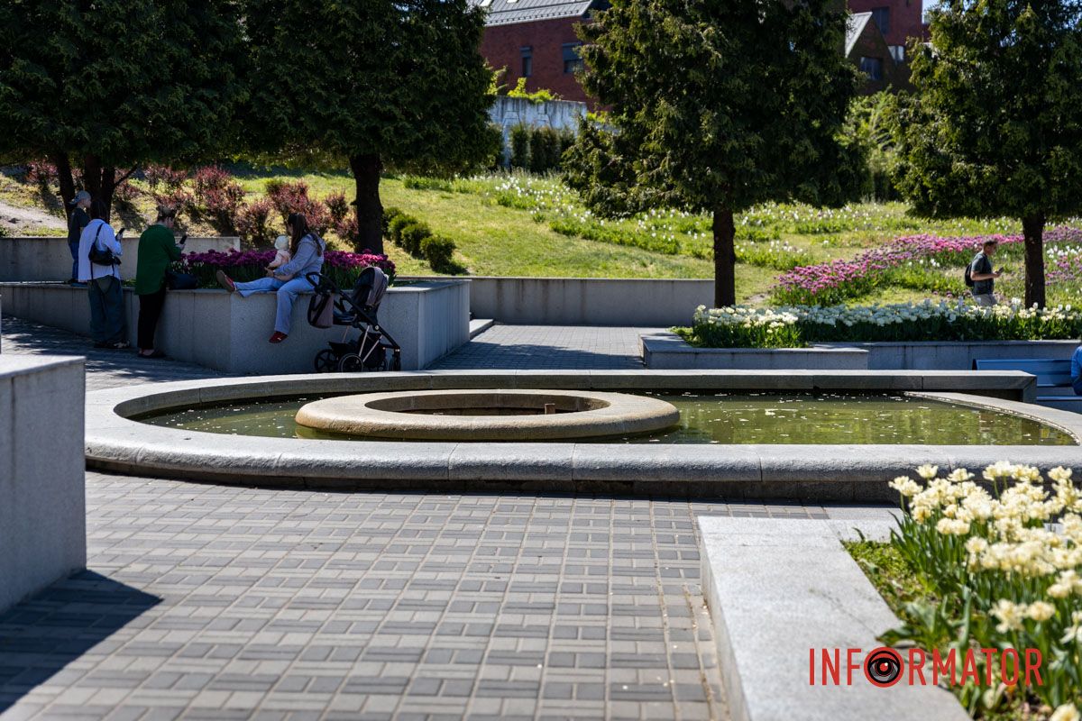 Запустили не все: какие фонтаны заработали в Днепре 1 мая 107