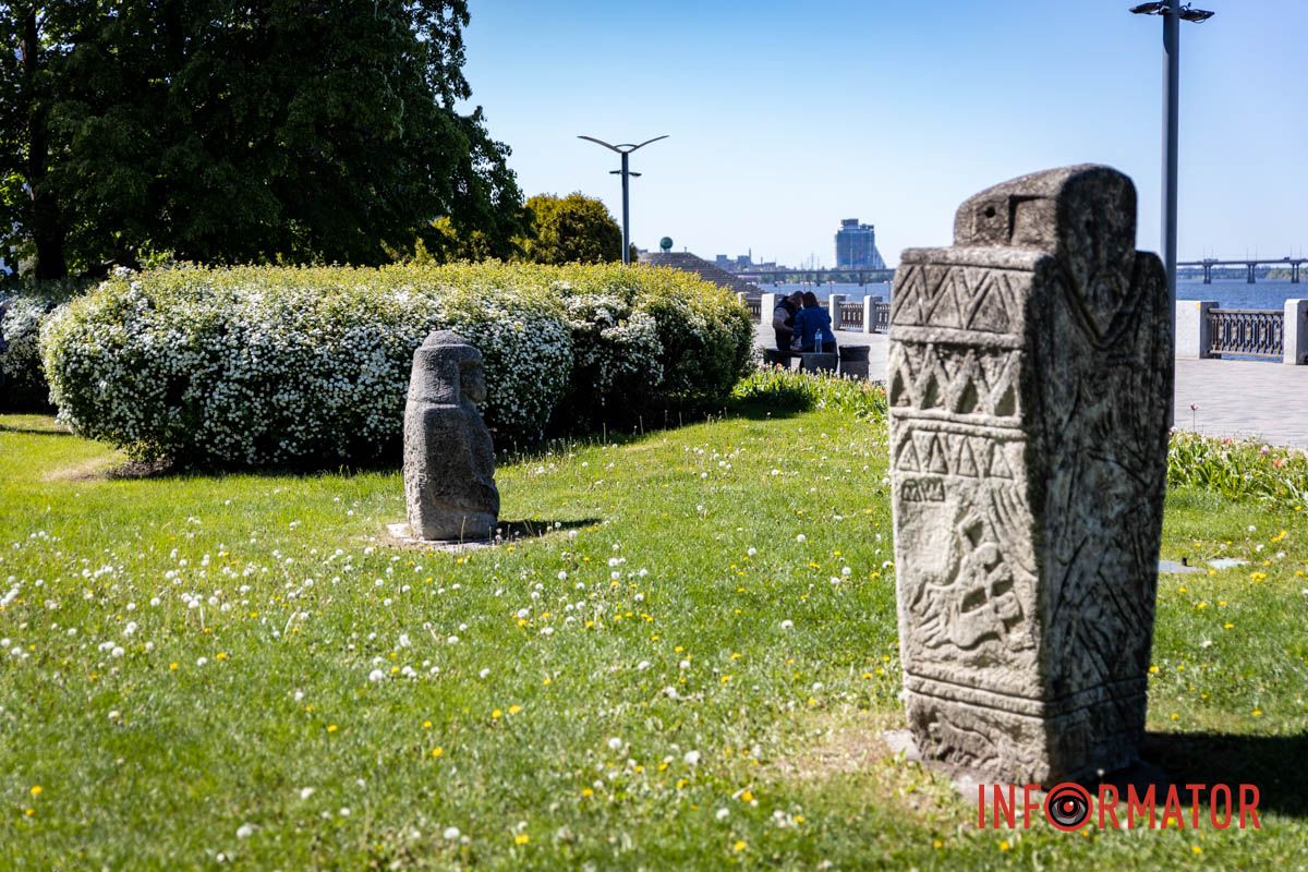 Пройтись поруч із квітучою спіреєю — як доторкнутись до спокою.