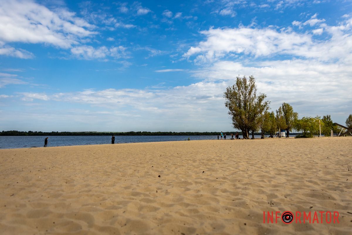 Другие просто загорали или проводили время в компаниях.
