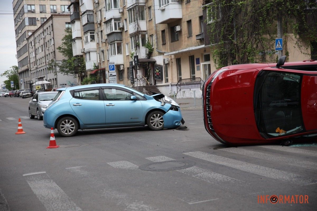 Остання перекинулася на бік Остання перекинулася на бік
