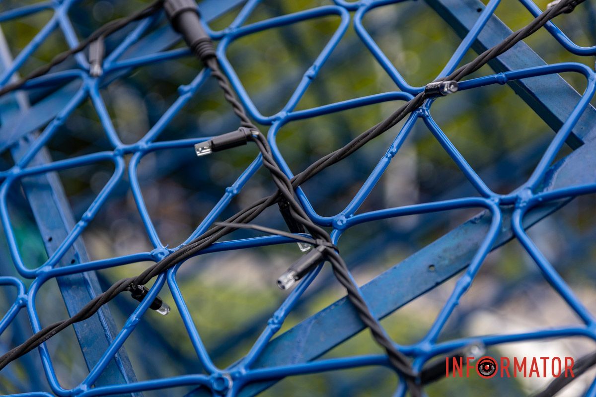 Раніше куби були оздоблені блискучими паєтками Будуть світитися у темряві: у Дніпрі оновили куби в парку Писаржевського 4