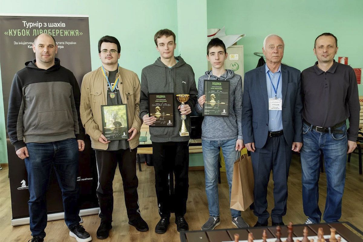 В Днепре на жилом массиве Калиновский провели шахматный турнир