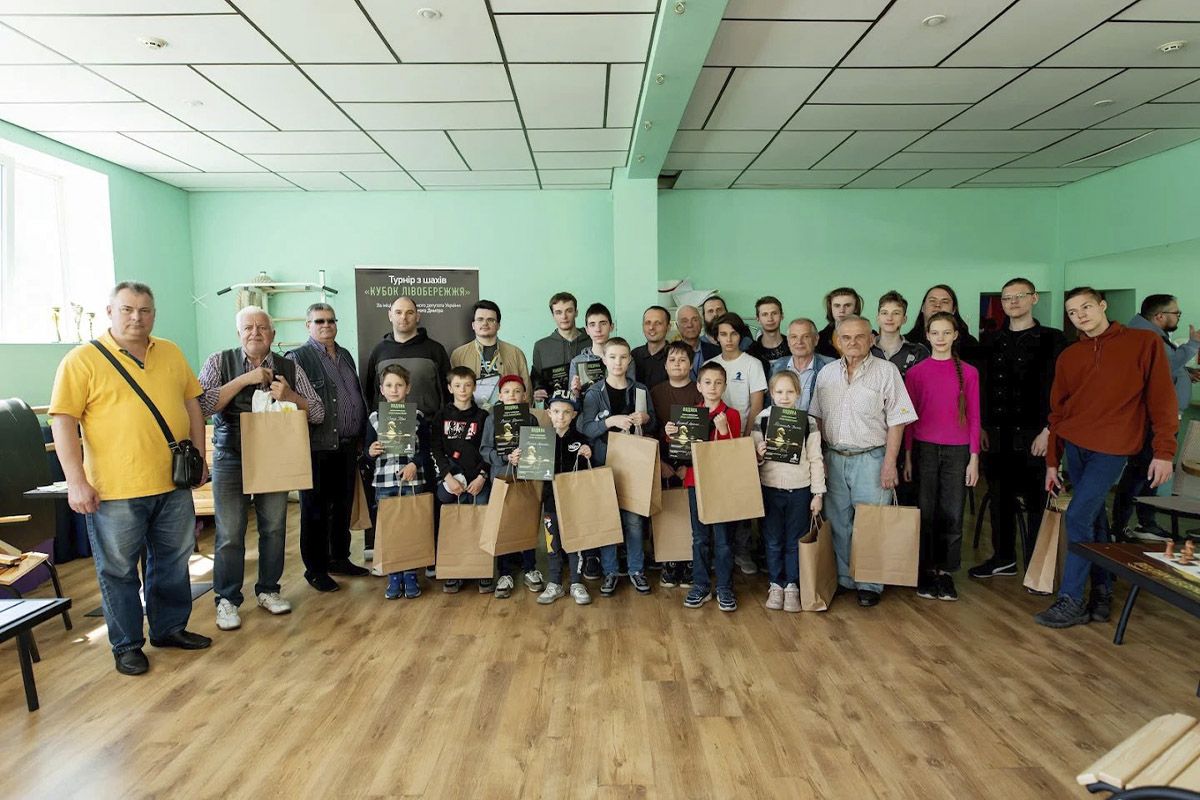 В нем приняли участие 32 участника