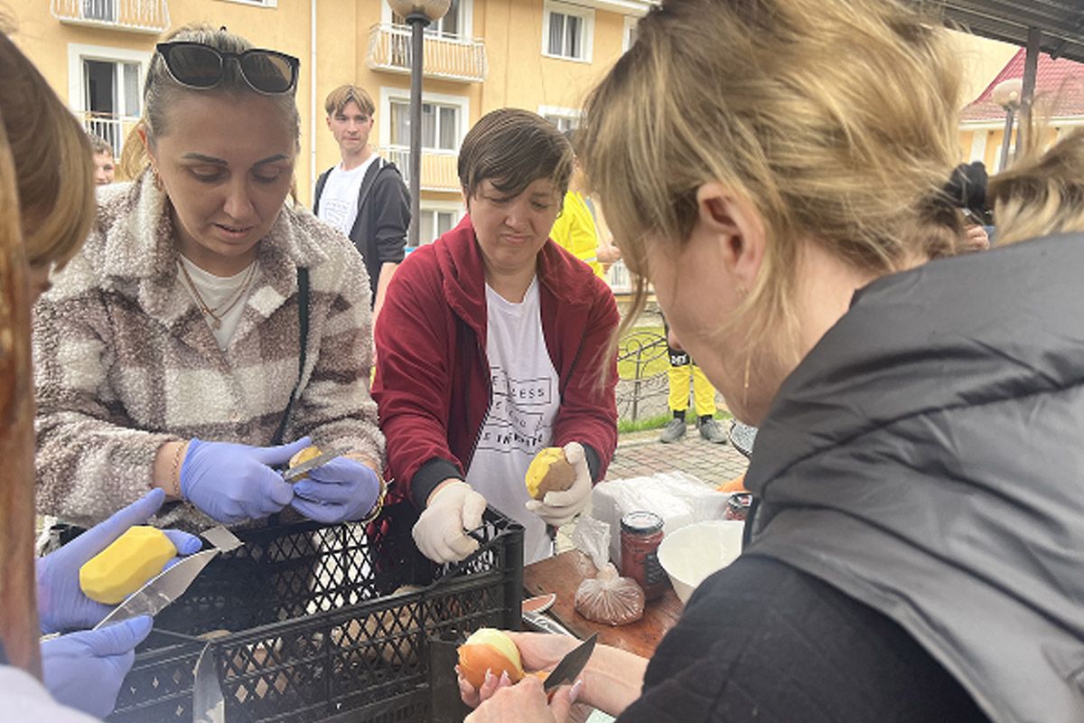 Відновлення в Карпатах: «Інтерпайп» Пінчука організував табір у для родин загиблих працівників 1